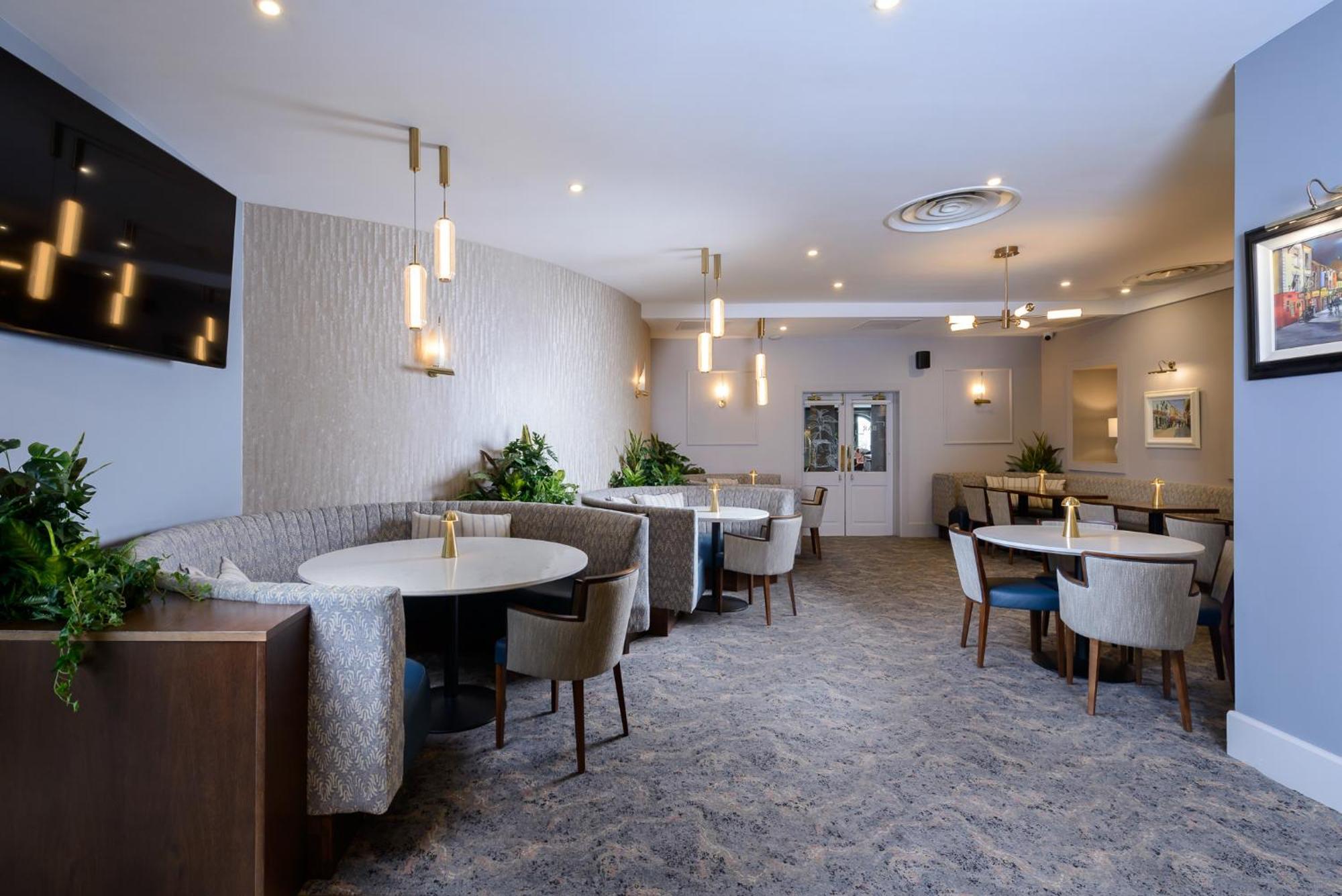 Clybaun Hotel Голуей Екстериор снимка