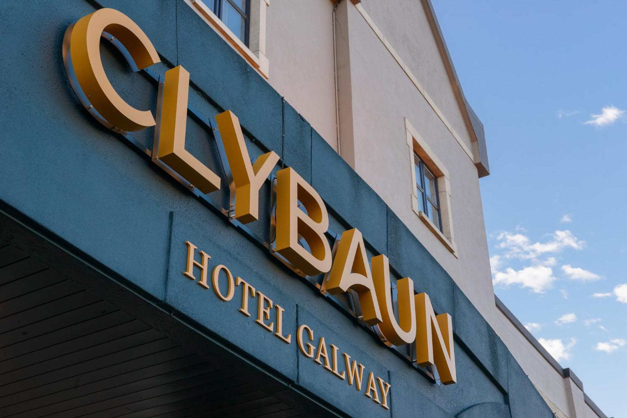 Clybaun Hotel Голуей Екстериор снимка