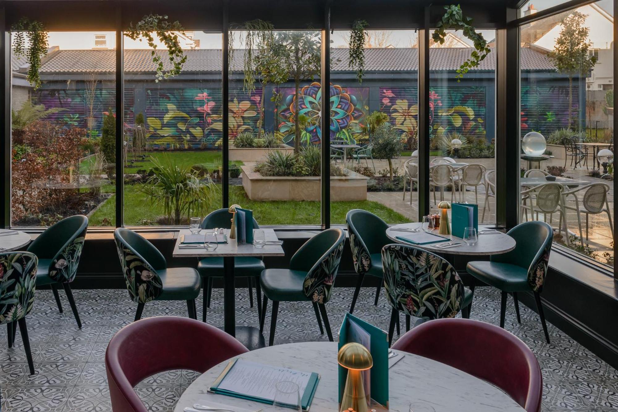 Clybaun Hotel Голуей Екстериор снимка