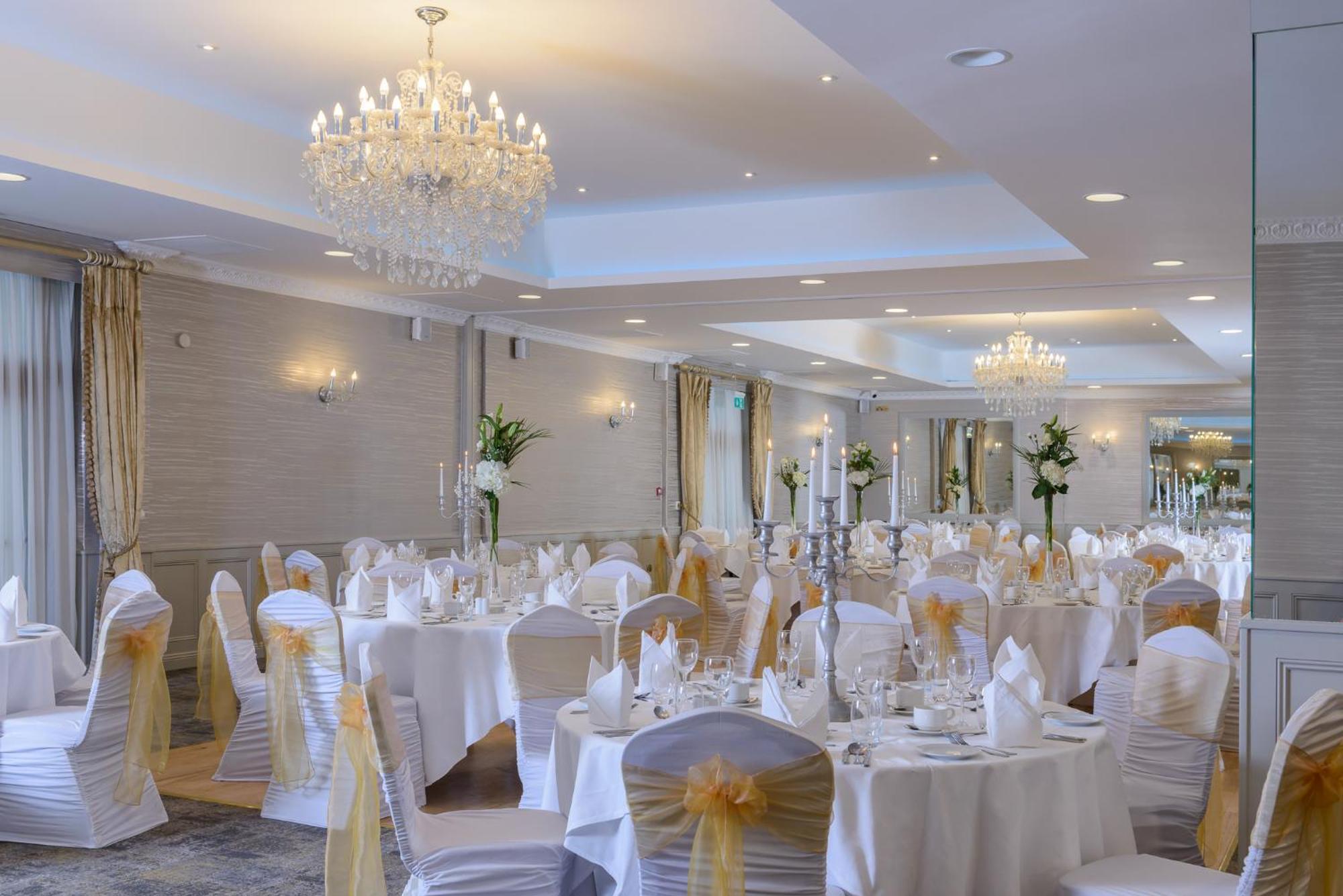 Clybaun Hotel Голуей Екстериор снимка