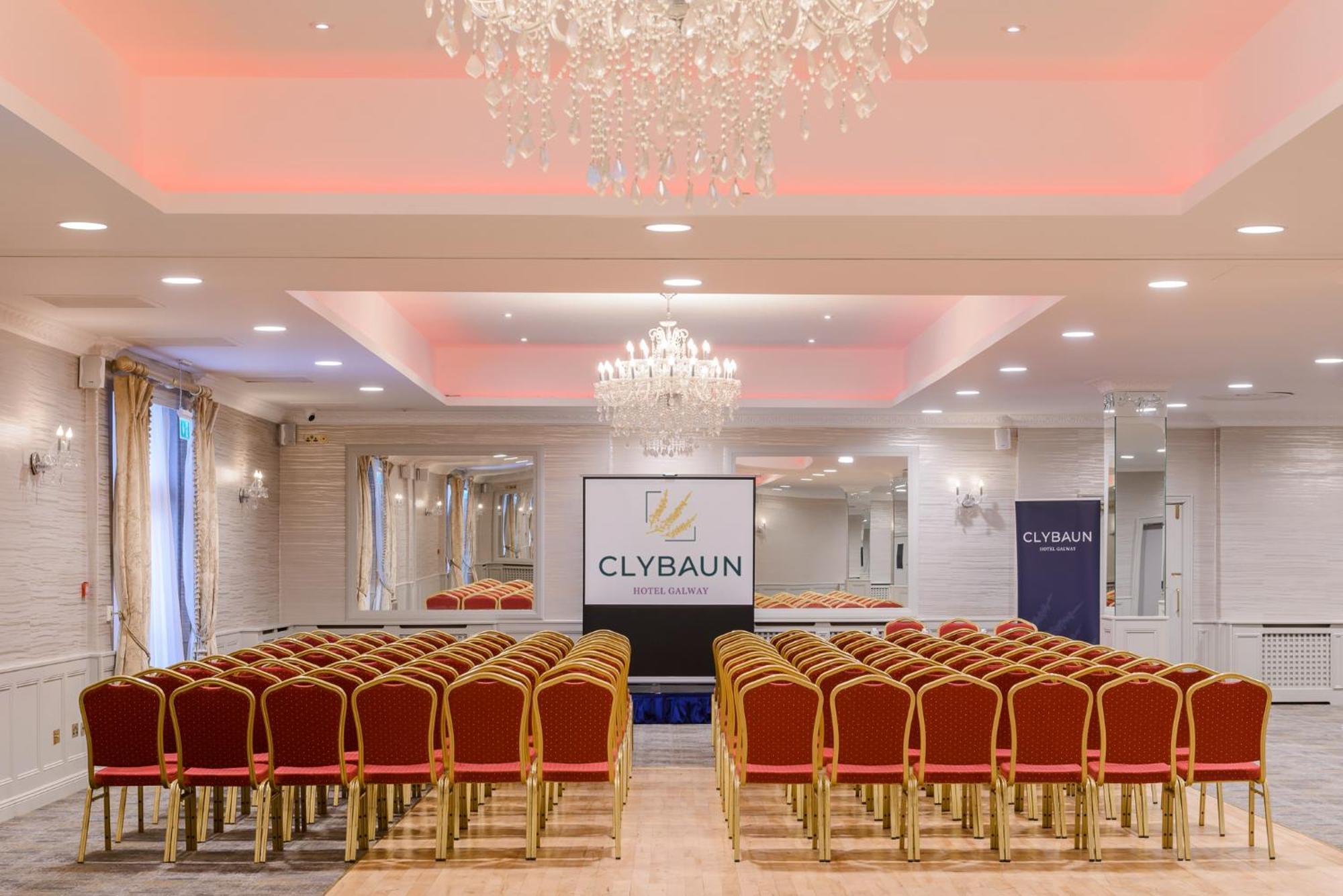 Clybaun Hotel Голуей Екстериор снимка