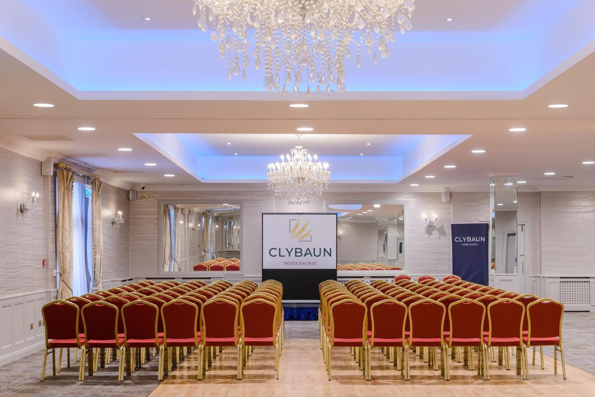 Clybaun Hotel Голуей Екстериор снимка